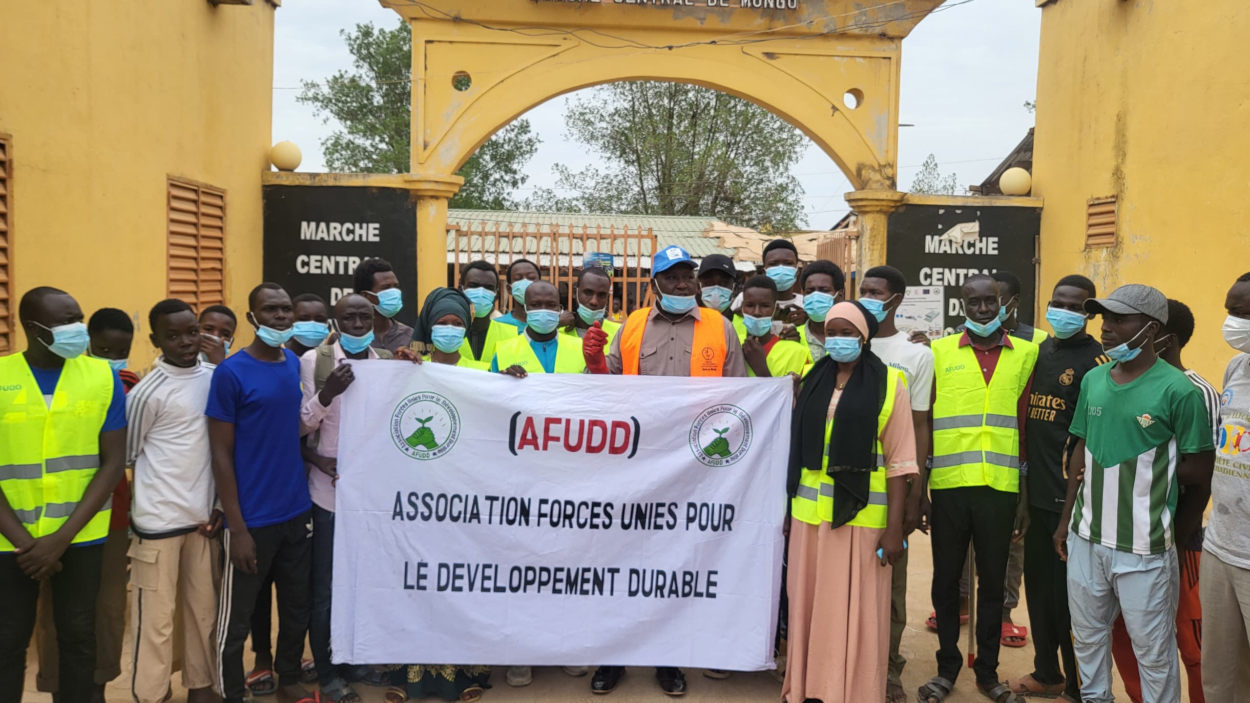 Société : Une action citoyenne de salubrité organisée au marché central de Mongo