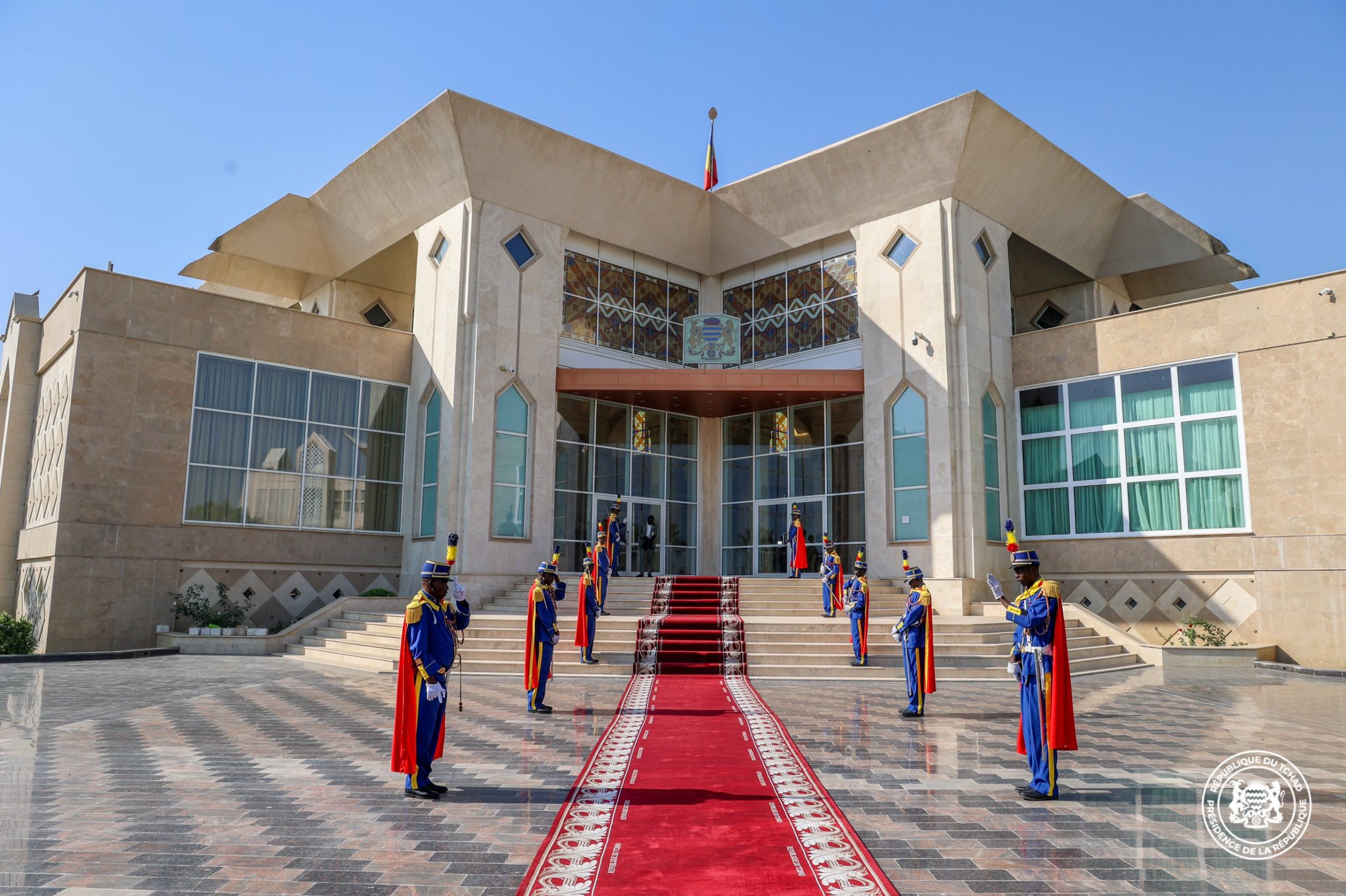 Présidence de la République : série de lois promulguées par décrets présidentiels