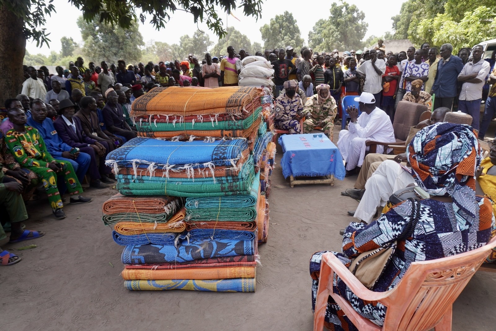 Logone occidental : les autorités au chevet des sinistrés de Dadjilé ravagé par un incendie
