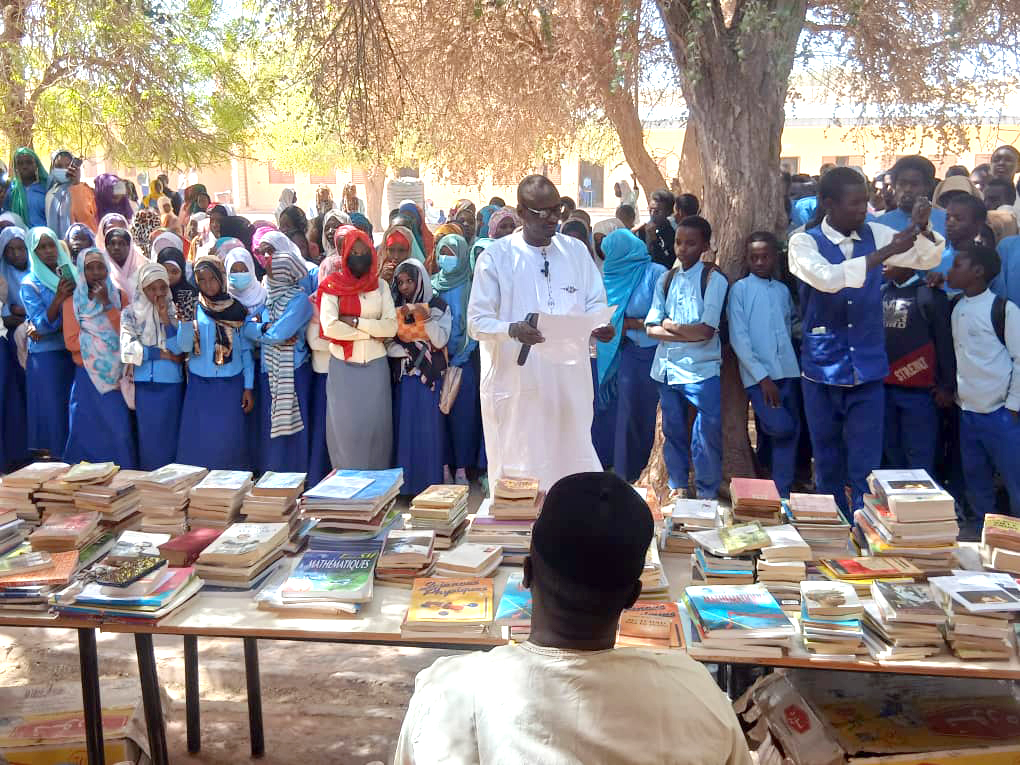 Borkou : plus de 1 400 livres offerts au Lycée des Martyrs de Faya