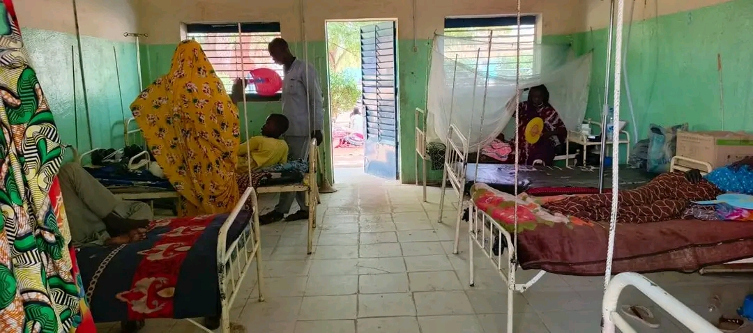 Mongo : à l’hôpital provincial, patients et personnel confrontés à la chaleur et aux coupures