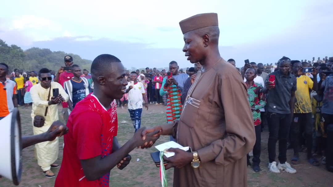 FC Étoiles du Sud remporte la “Coupe de la Paix” après une finale maîtrisée à Banda CST