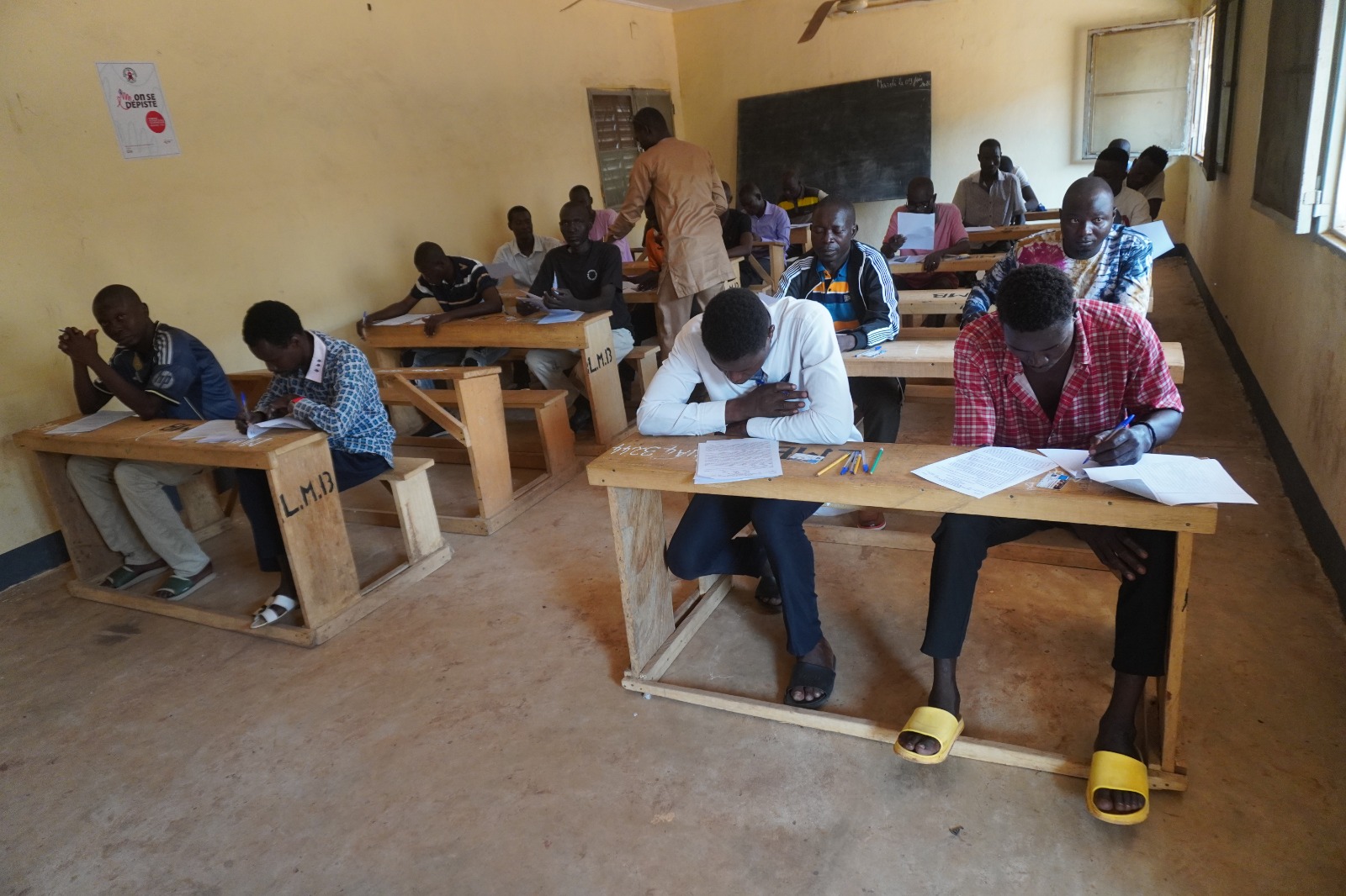 Baccalauréat 2026 : à Moundou, 23 détenus composent les épreuves dans un élan de réinsertion sociale