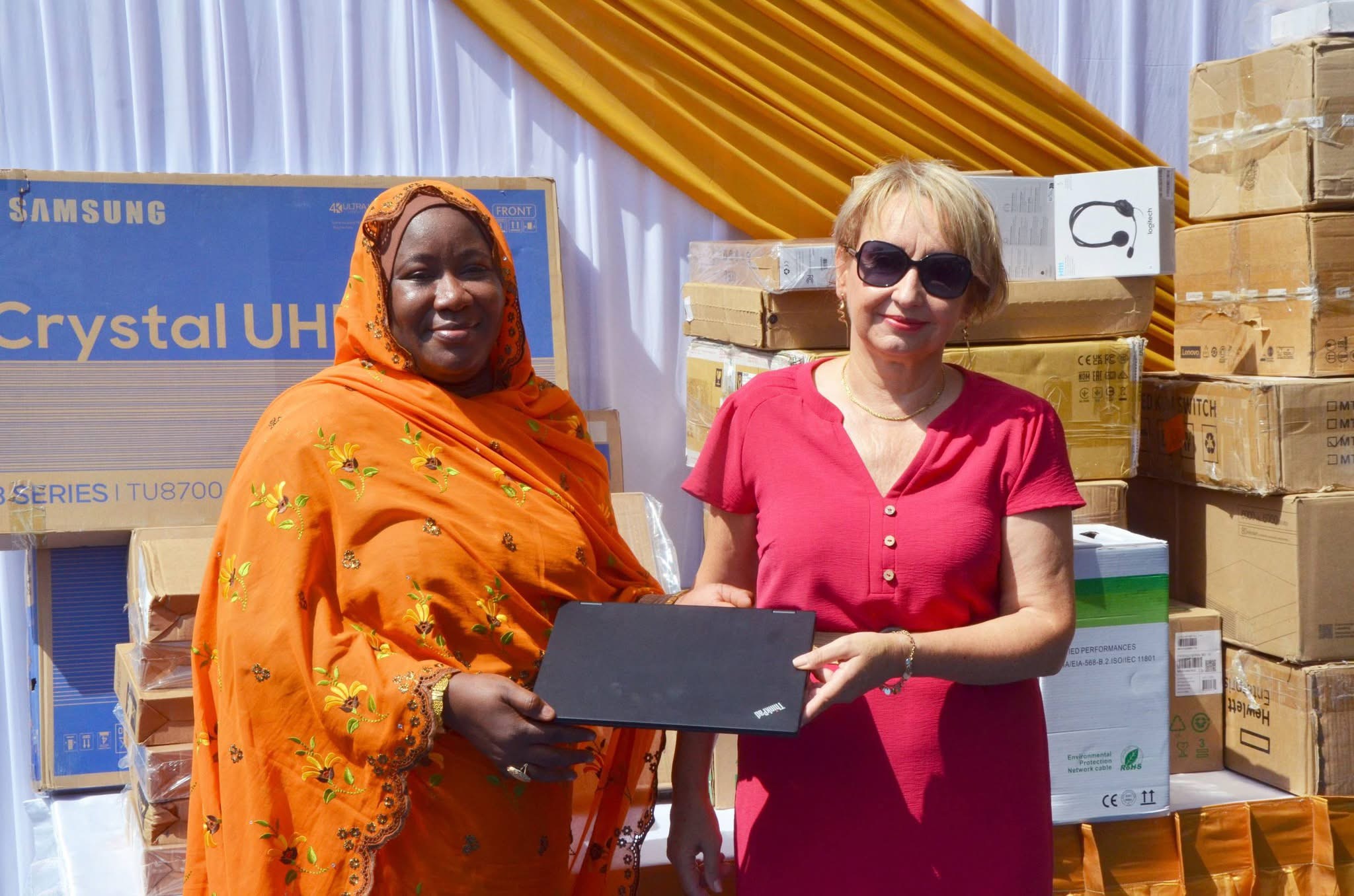 Tchad : l’Union européenne dote la HAMA de 52 ordinateurs, d’un serveur de 32 To et de six kits Starlink
