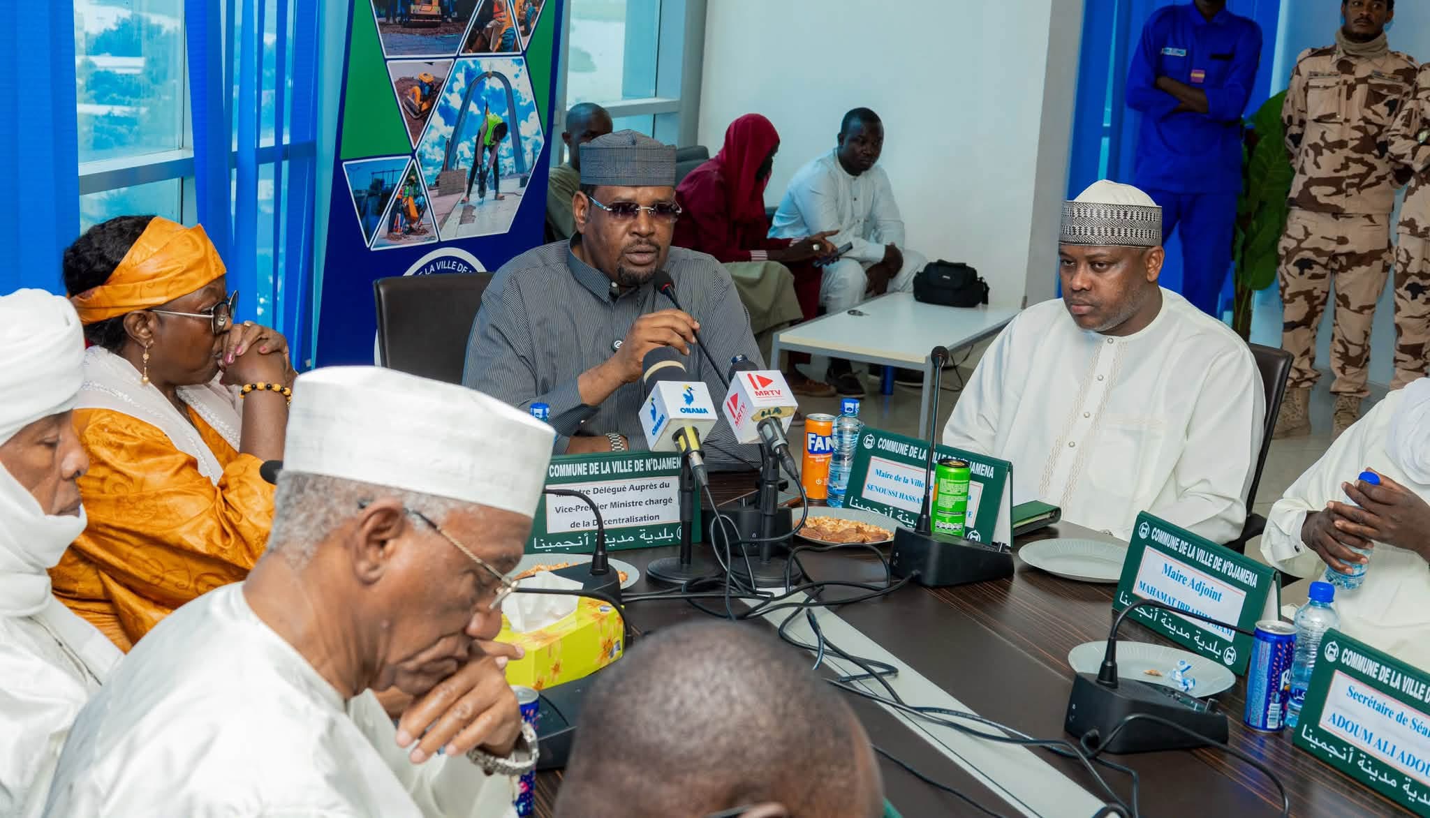 Tchad : le Ministre délégué à la Décentralisation échange avec les responsables de la Mairie de N’Djaména