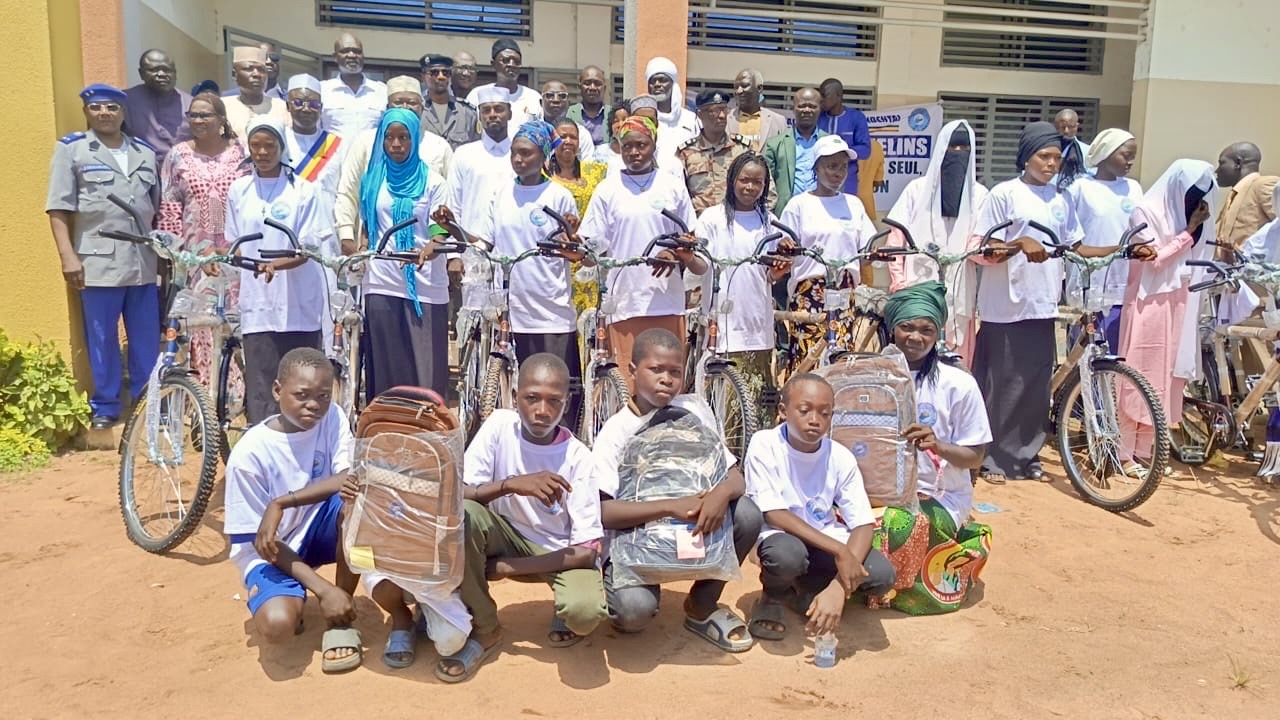 Éducation : le Conseil provincial du Logone Occidental récompense l’excellence scolaire des filles